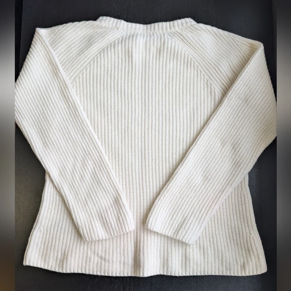 VINCE Ribbed Raglan Crew Sweater in Ivory - Picture 6 of 16